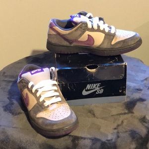 NIKE SB RARE
